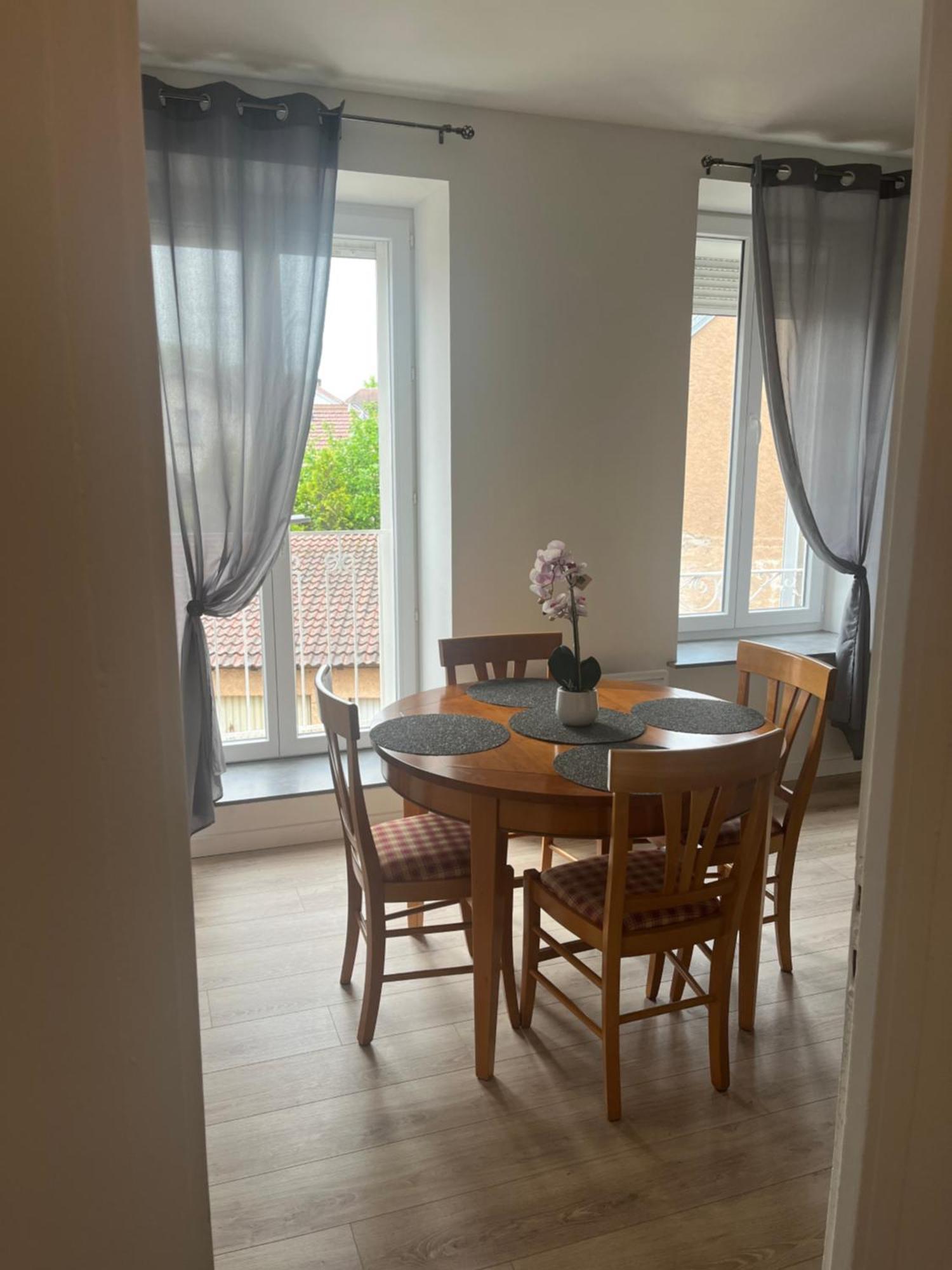 Appartement 2 Chambres Centre-Ville Lure  Ngoại thất bức ảnh